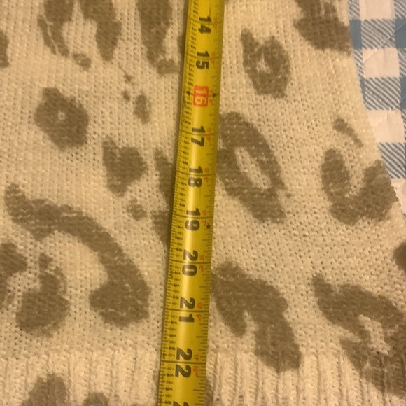 NWOT Kut from the Kloth sweater. The Gracie sweater. Size medium. - Picture 7 of 12